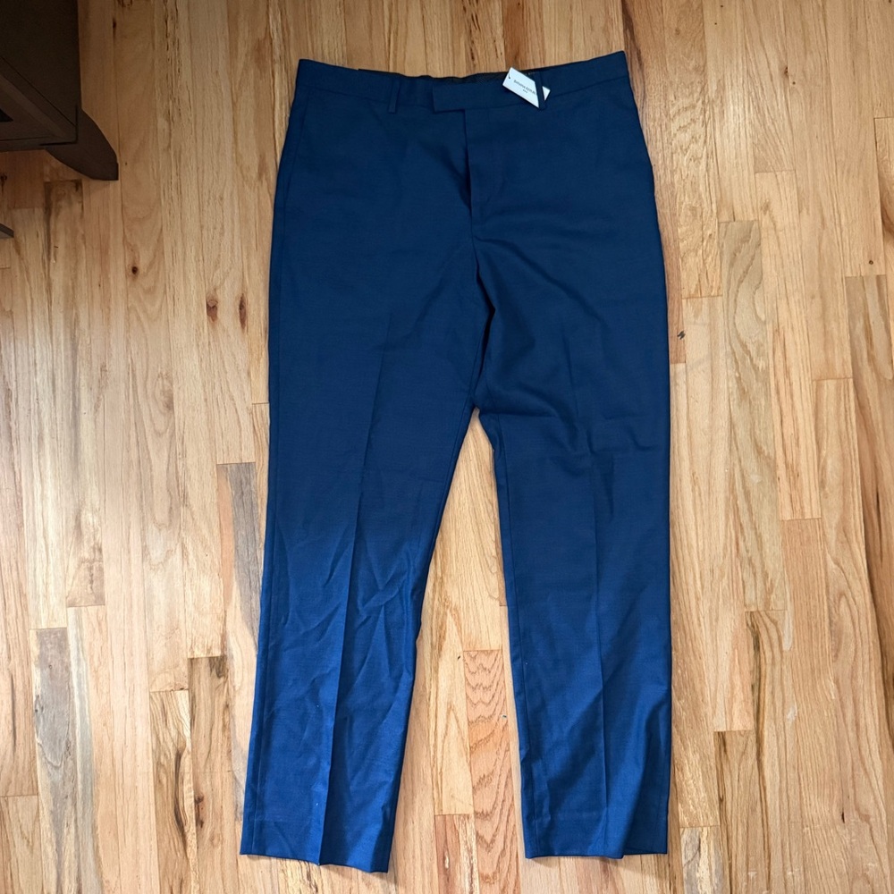 Banana Republic Tailored-Fit Sharkskin Trouser Waist size: 36 Inseam: 34